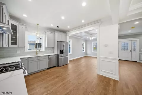 10 Buena Rd, Parsippany-troy Hills Twp, NJ 07054