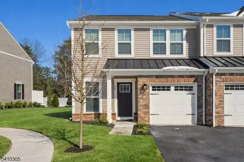 20 Owen Ct, Somerset, NJ 08873