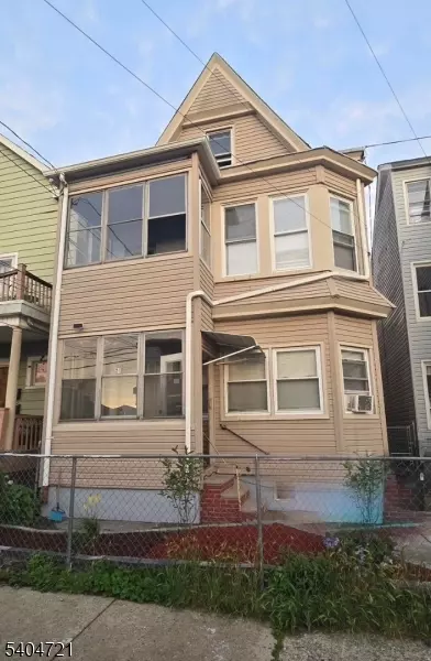 24 Doremus St, Paterson, NJ 07522