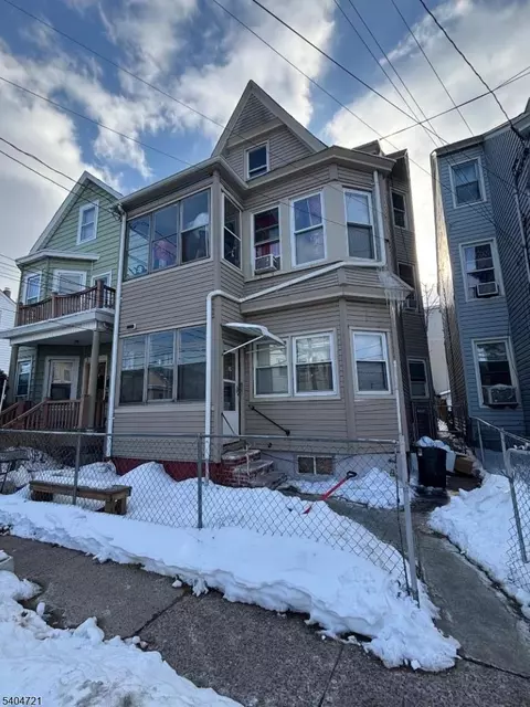 24 Doremus St, Paterson, NJ 07522