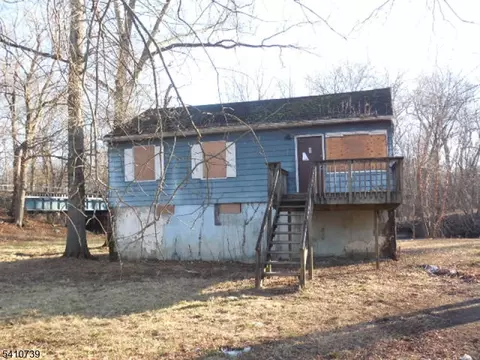 31 Brookside Rd, Wayne, NJ 07470