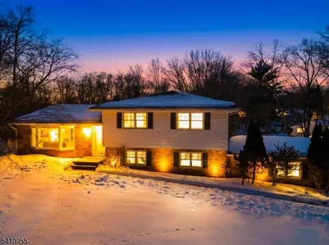 1011 Washington Ave, Old Tappan, NJ 07675