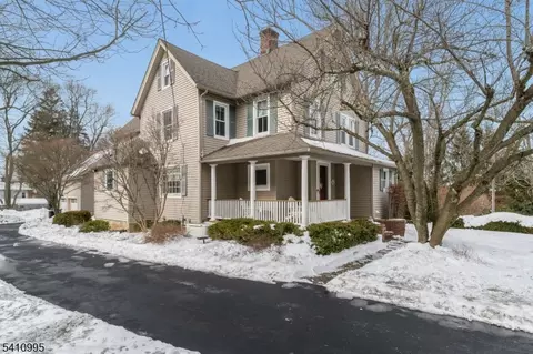 3 New St, Mendham, NJ 07945