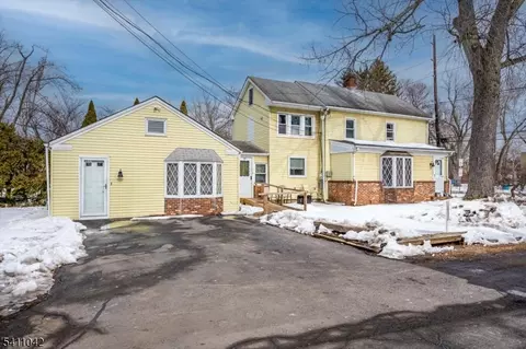12 Union St, Kingston, NJ 08528