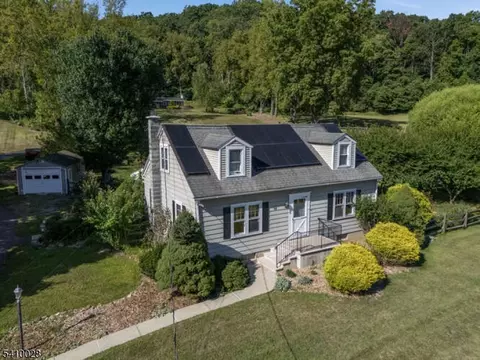 98 Church Rd, Milford, NJ 08848