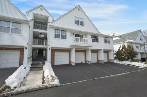 4 Vernon Ct # -2, Waldwick, NJ 07463