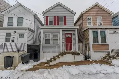 562 S 18th St, Newark, NJ 07103