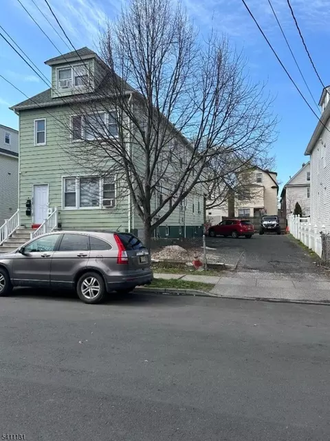 552 Court St, Elizabeth City, NJ 07206