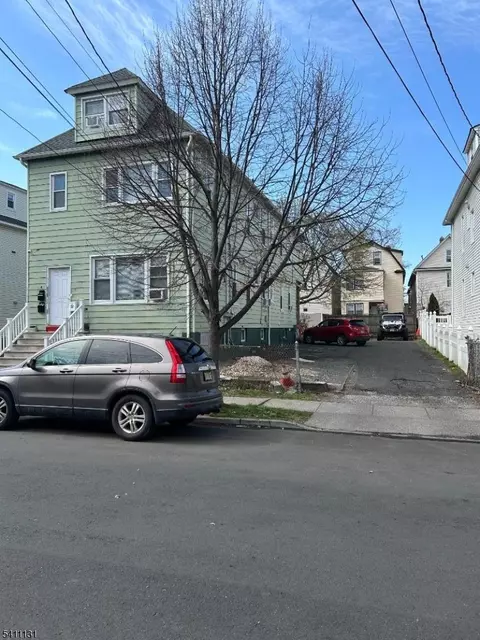 552 Court St, Elizabeth City, NJ 07206