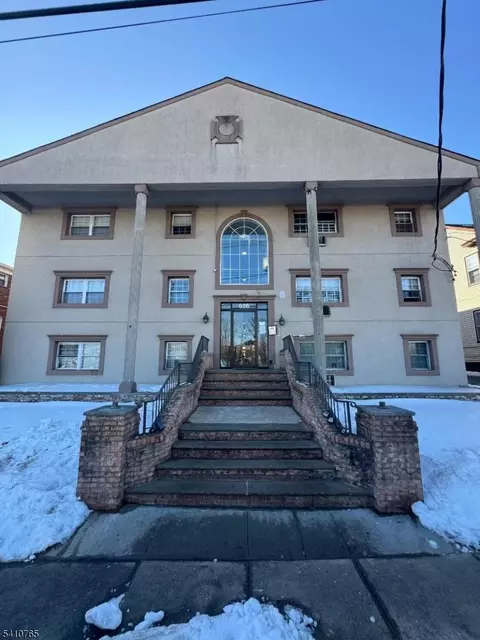 816-826 W Grand St #2D, Elizabeth, NJ 07202