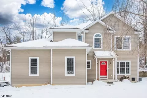 26 Aster St, Vernon Twp, NJ 07418