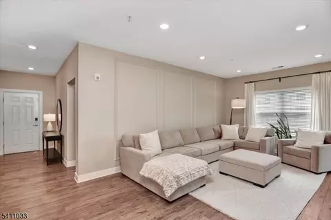 715 Stiller Ln #715, Monroe Township, NJ 08831