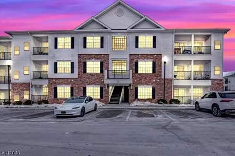 715 Stiller Ln #715, Monroe Township, NJ 08831