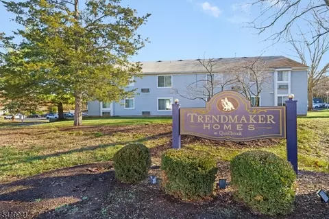25 Steeplechase Ct, Somerset, NJ 08873