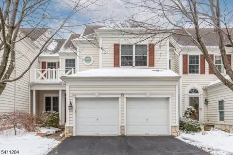 92 Independence Trl, Totowa, NJ 07512