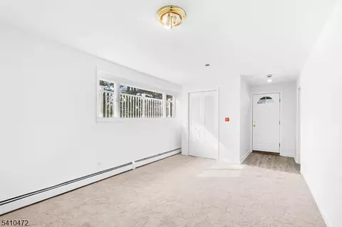 2 Beemer Rd, Wantage, NJ 07461 photo 9