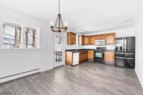 2 Beemer Rd, Wantage, NJ 07461 photo 8