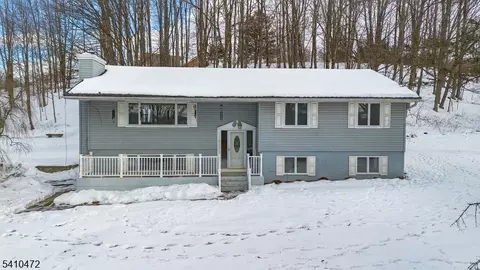 2 Beemer Rd, Wantage, NJ 07461