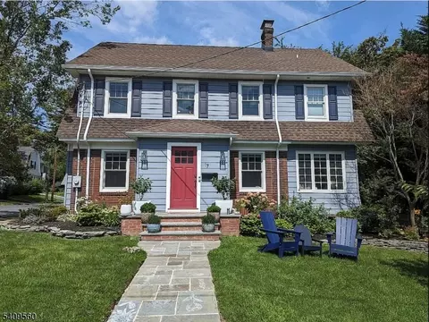 17 Collinwood Rd, Maplewood, NJ 07040