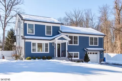 18 Rathbun Rd, Towaco, NJ 07082