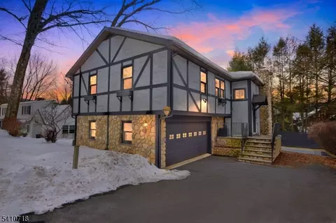 378 E Shore Trl, Sparta, NJ 07871