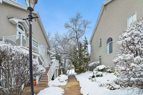 19 Birchwood Rd #19, Bedminster, NJ 07921