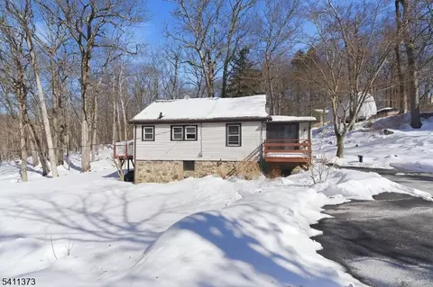 34 Isabelle Ave, Andover, NJ 07821