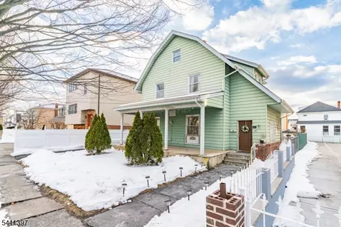 44 N 10th St, Newark, NJ 07107