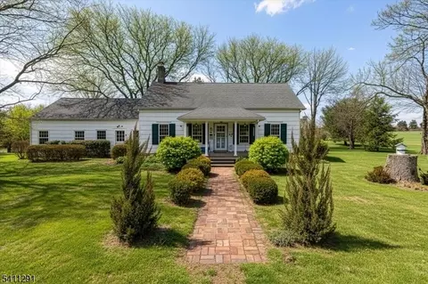 18 Wyckoff Pl, Franklin Park, NJ 08823