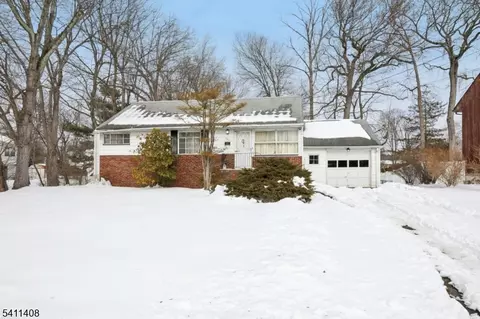 261 Idaho St, Paramus, NJ 07652