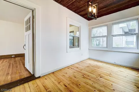 Entry Way - 24 Brook St, Springfield, NJ 07081 photo 2 of 7