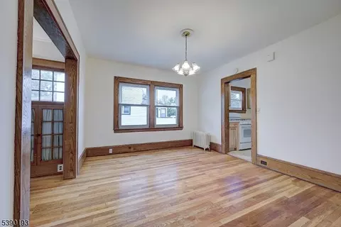 Living - 24 Brook St, Springfield, NJ 07081 photo 4 of 6