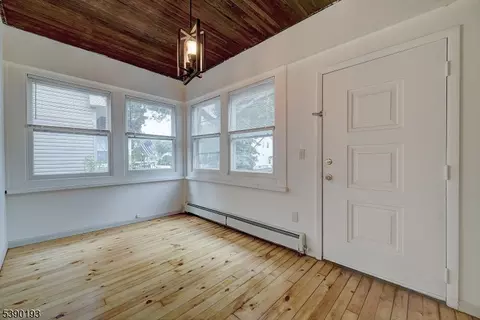 Entry Way - 24 Brook St, Springfield, NJ 07081 photo 1 of 7