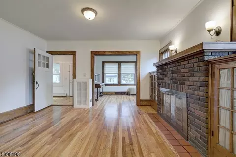 Living - 24 Brook St, Springfield, NJ 07081 photo 3 of 6