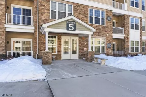 5301 Veterans Dr, Wharton, NJ 07885