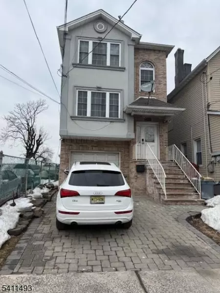 949 Olive St, Elizabeth, NJ 07201