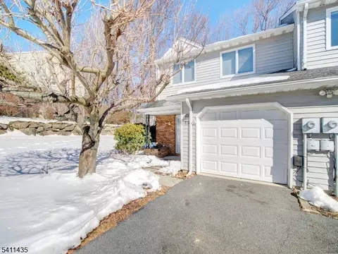 184 Patriots Rd, Morris Plains, NJ 07950