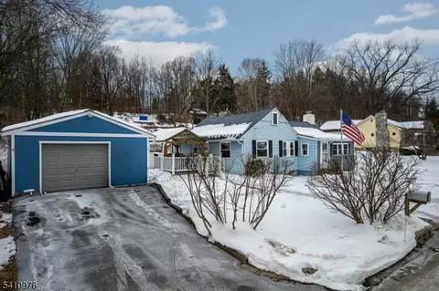 8 Myrtle Ave, Budd Lake, NJ 07828