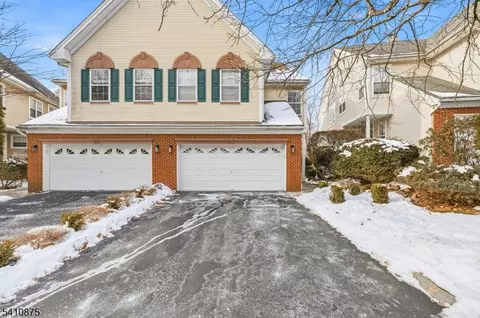 31 Gannett Ct, Wayne, NJ 07470