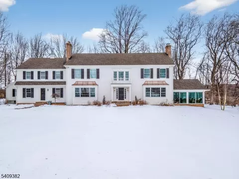 15 Fieldstone Rd, Tewksbury Twp, NJ 07830
