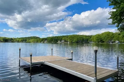 1 Beaver Ter, Wharton, NJ 07885