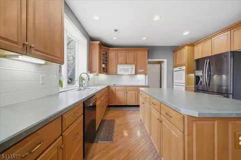 13 Old Schoolhouse Rd, Asbury, NJ 08802 photo 12