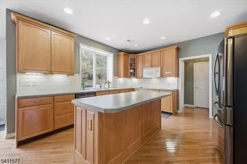 13 Old Schoolhouse Rd, Asbury, NJ 08802 photo 11