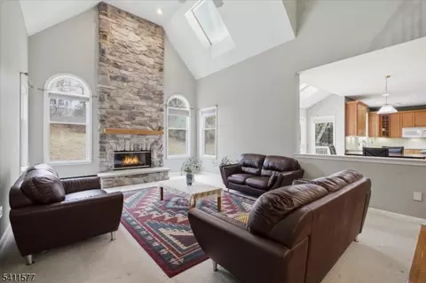 13 Old Schoolhouse Rd, Asbury, NJ 08802 photo 6