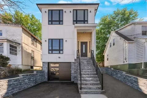784 Valley St, Vauxhall, NJ 07088