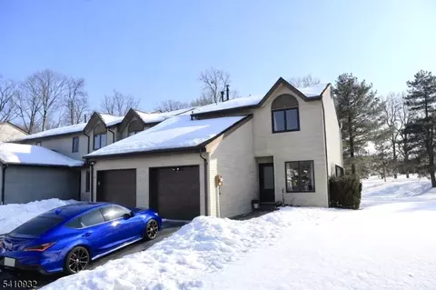 8 Dogwood Cir #8, Flemington, NJ 08822