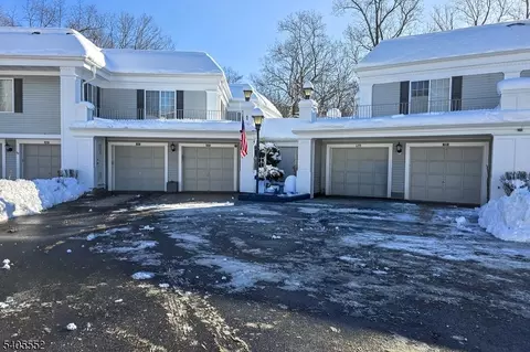 105 Riveredge Dr, Chatham Twp, NJ 07928