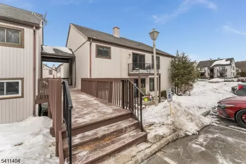 579 Dell Pl #79, Stanhope, NJ 07874