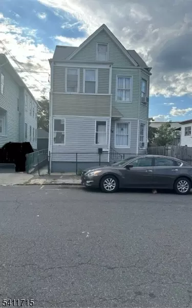 466 E 25th St, Paterson, NJ 07514