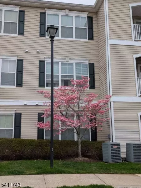 326 Sloan Ct #326, Matawan, NJ 07747